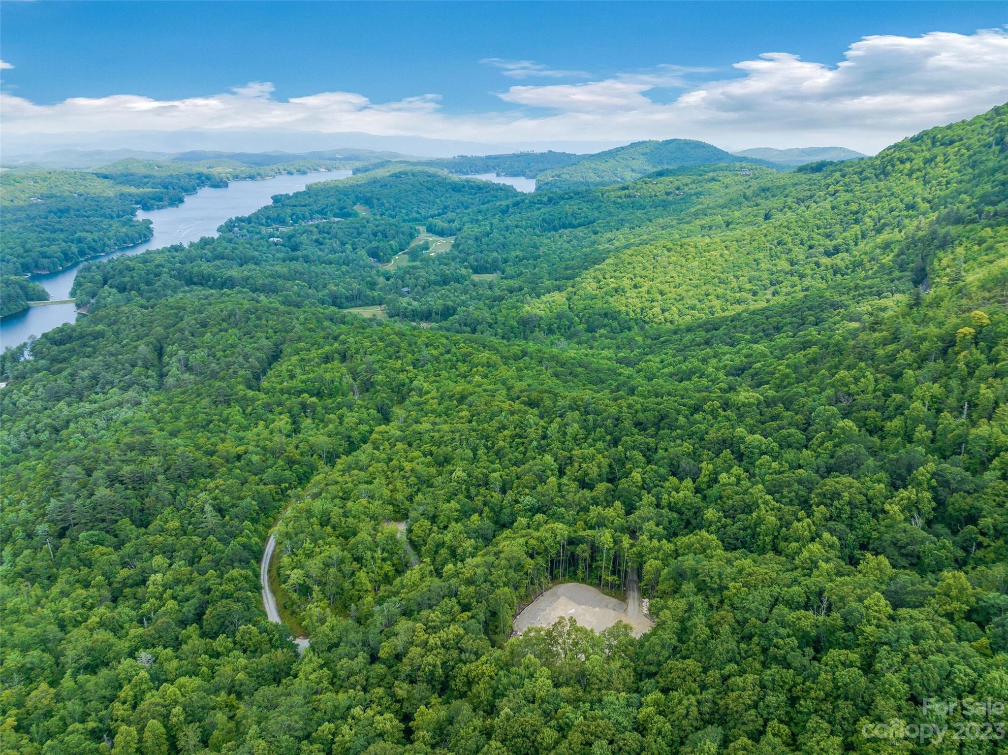 4 Cardinal Drive, Lake Toxaway, NC 28747