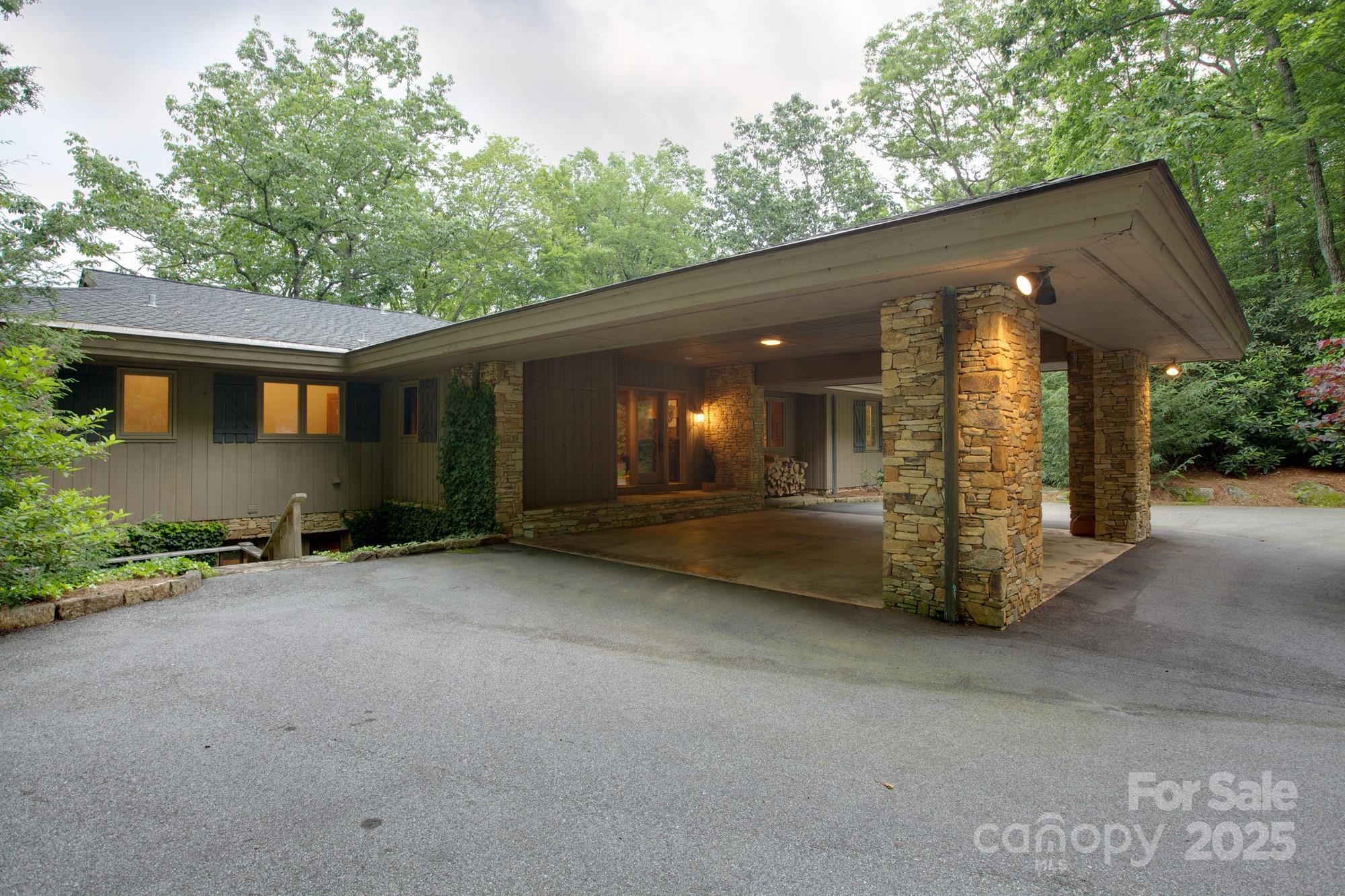 3668 West Club Boulevard, Lake Toxaway, NC 28747
