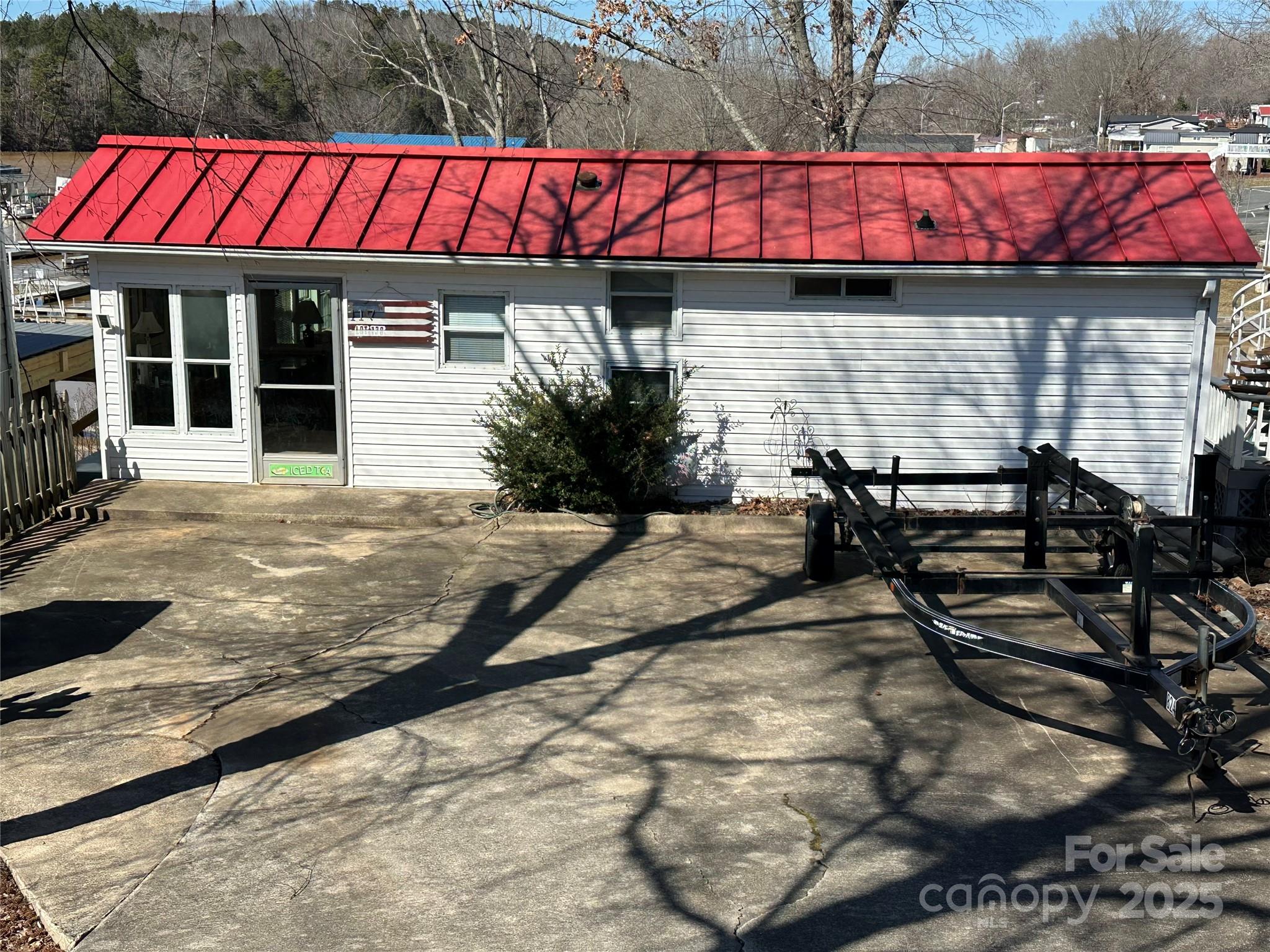 117 Badin Lake Circle, New London, NC 28127