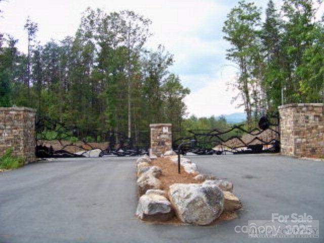 1552 Bear Cliff Drive, Nebo, NC 28761