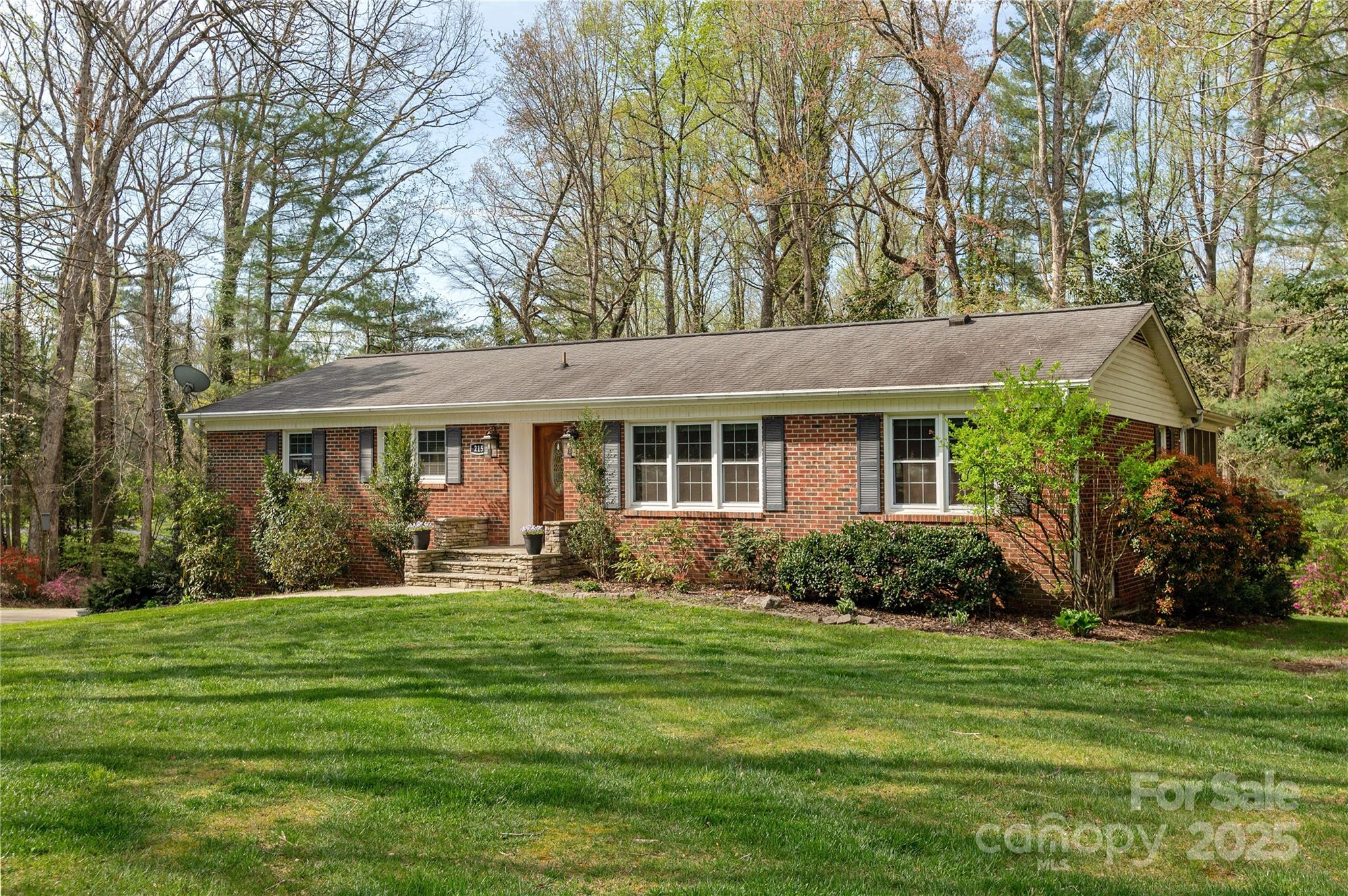 215 Shannon Road, Hendersonville, NC 28791