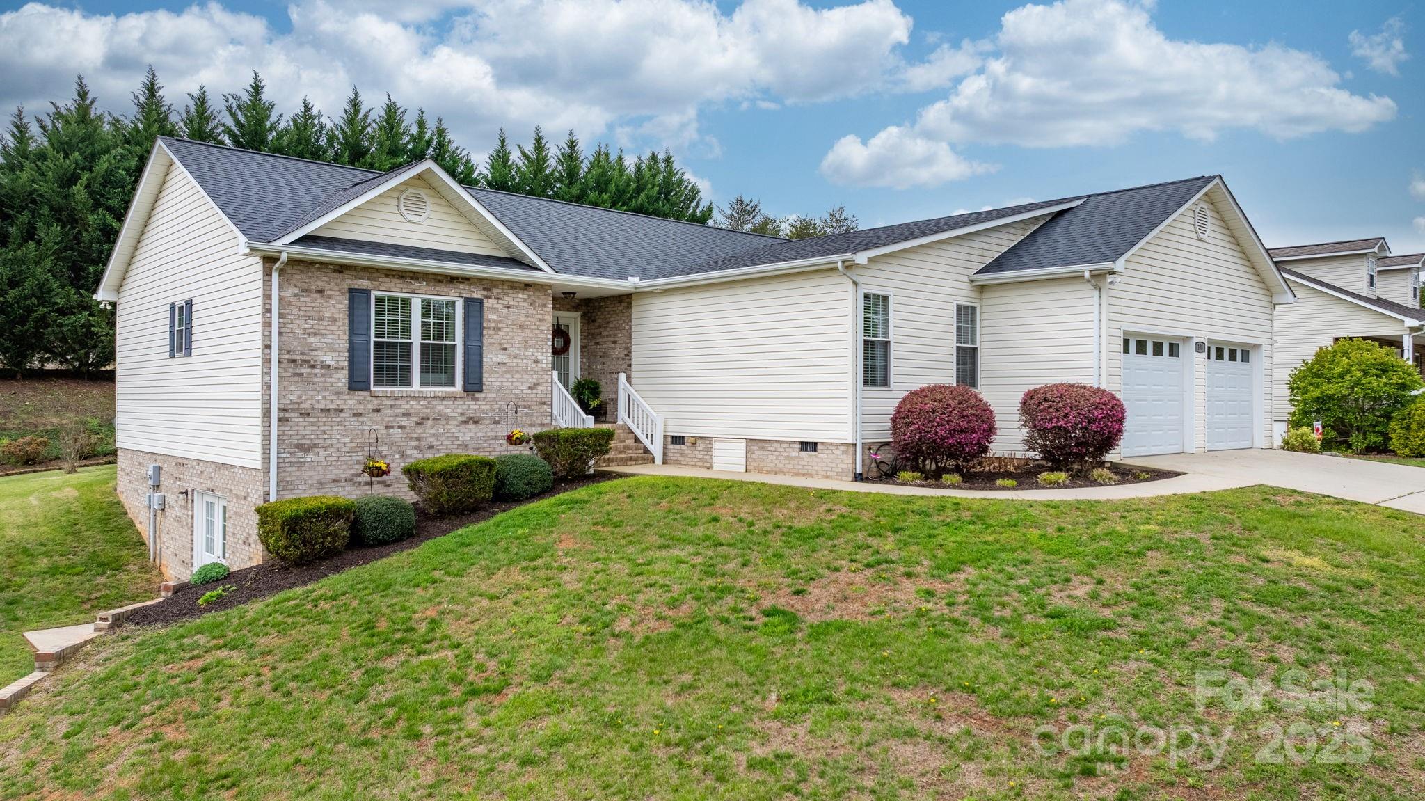 108 White Hall Lane, Hudson, NC 28638