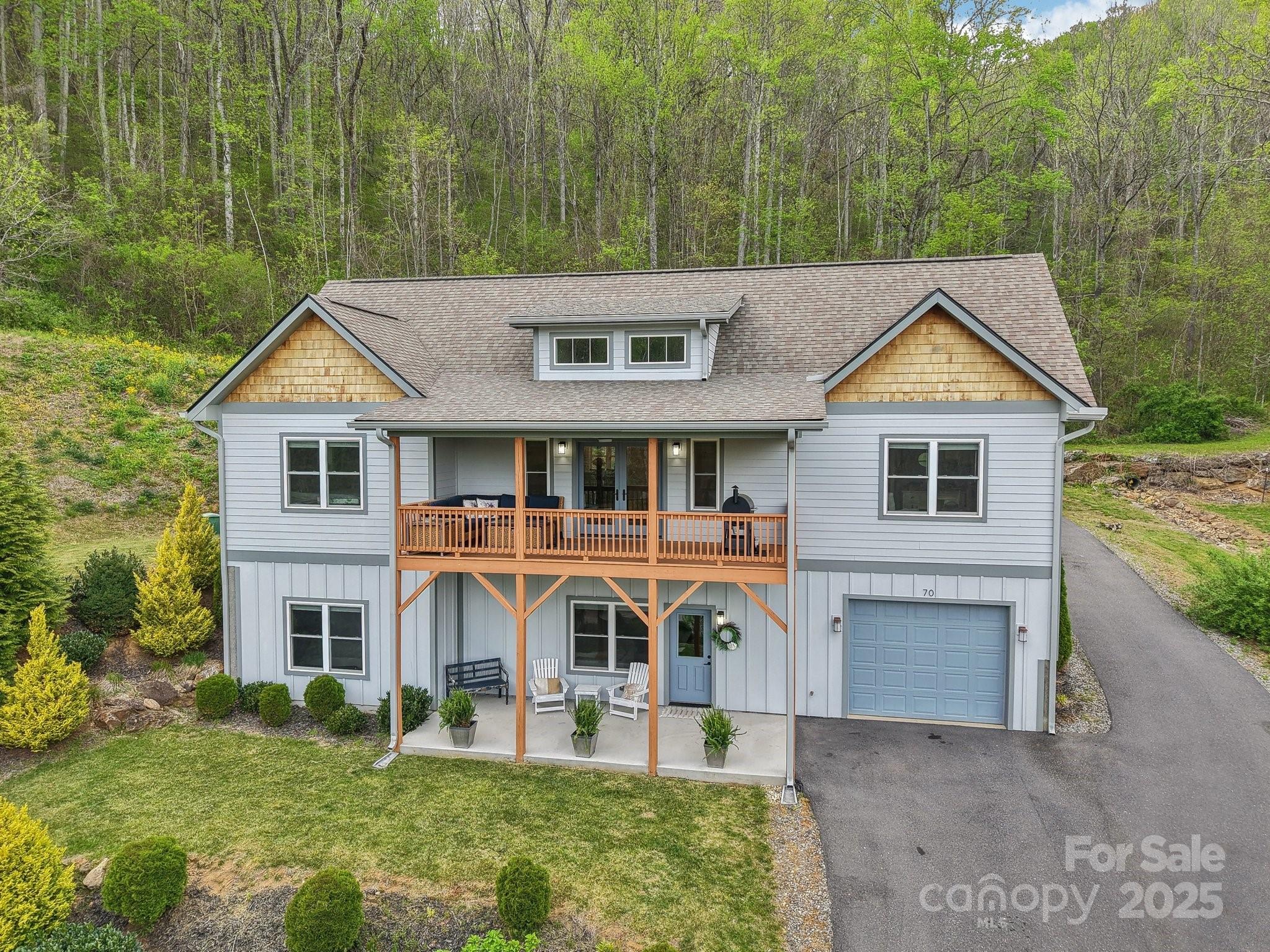 70 Parliament Place, Waynesville, NC 28785