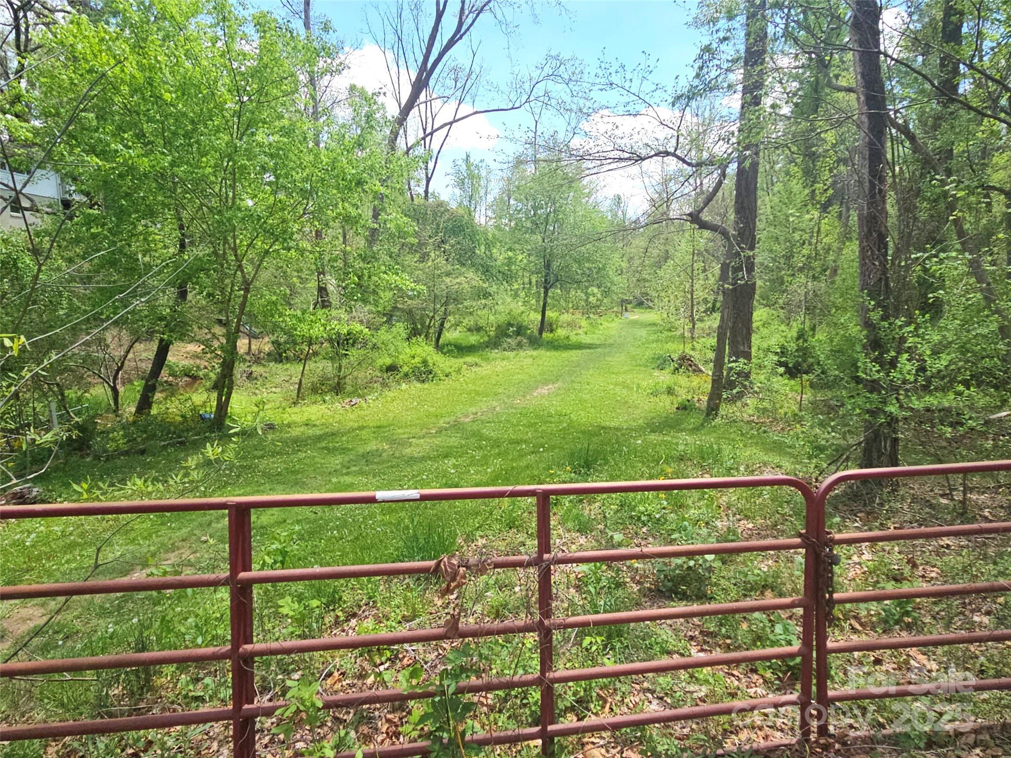 99999 Hillside Terrace, Asheville, NC 28806
