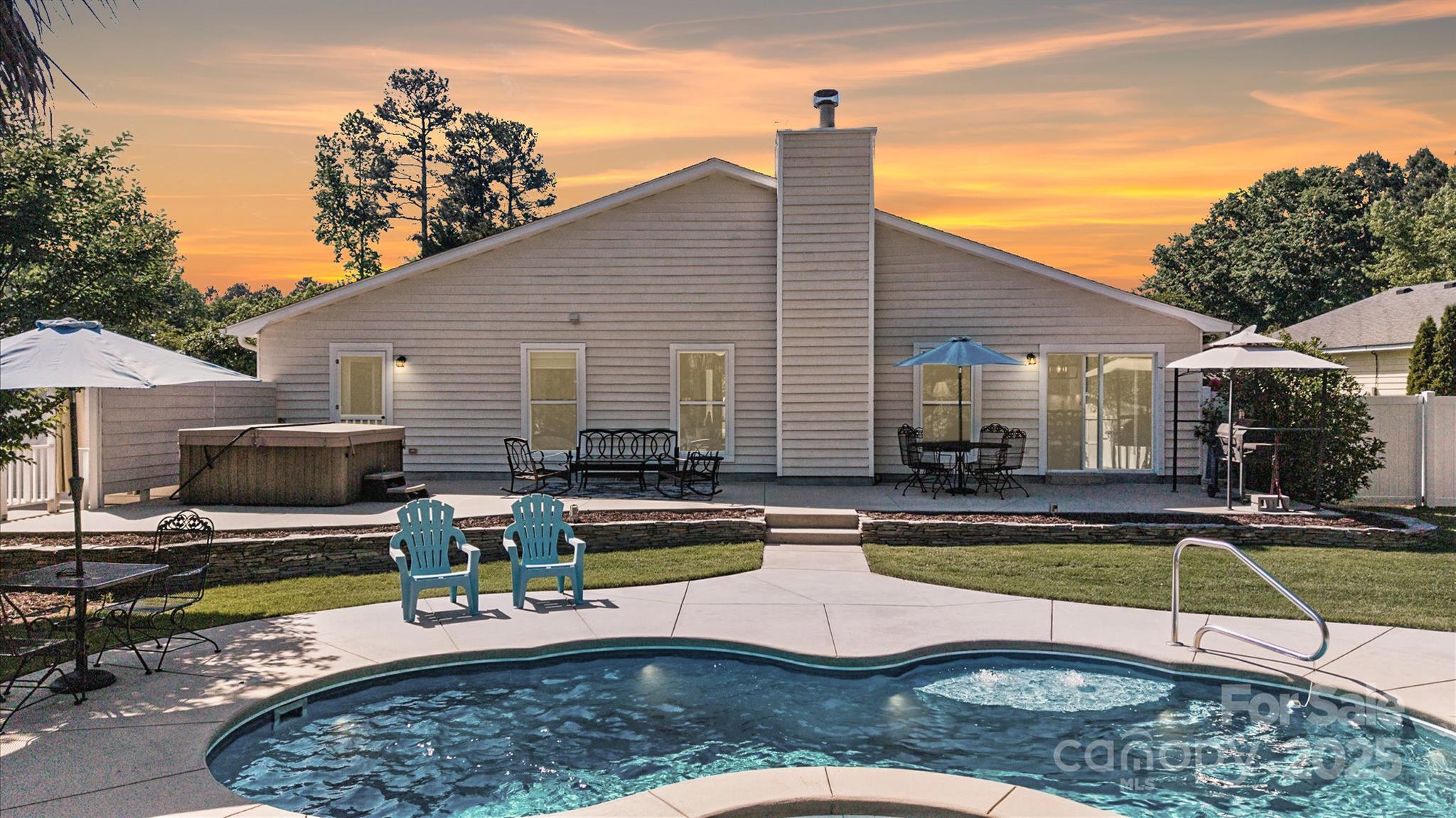 7018 Huntsmaster Drive, Charlotte, NC 28277