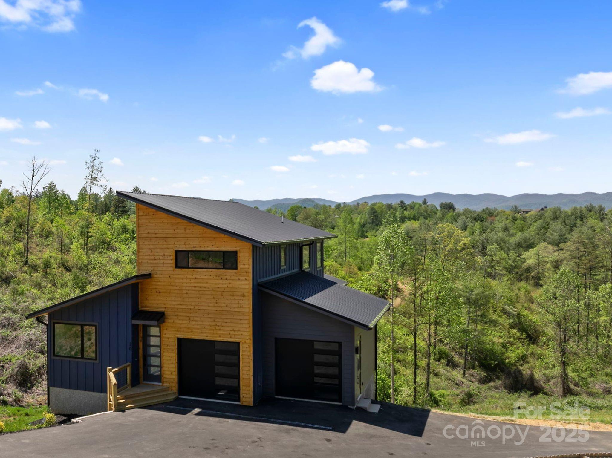 20 Giovannas Way, Leicester, NC 28748