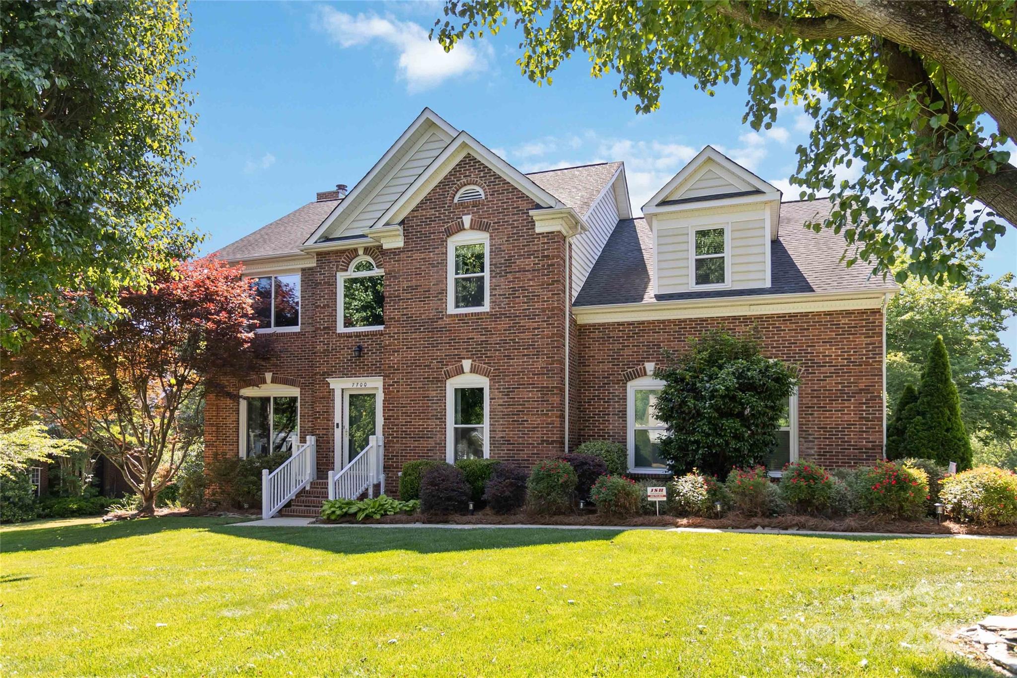 7700 Ninth Fairway Lane, Mint Hill, NC 28227