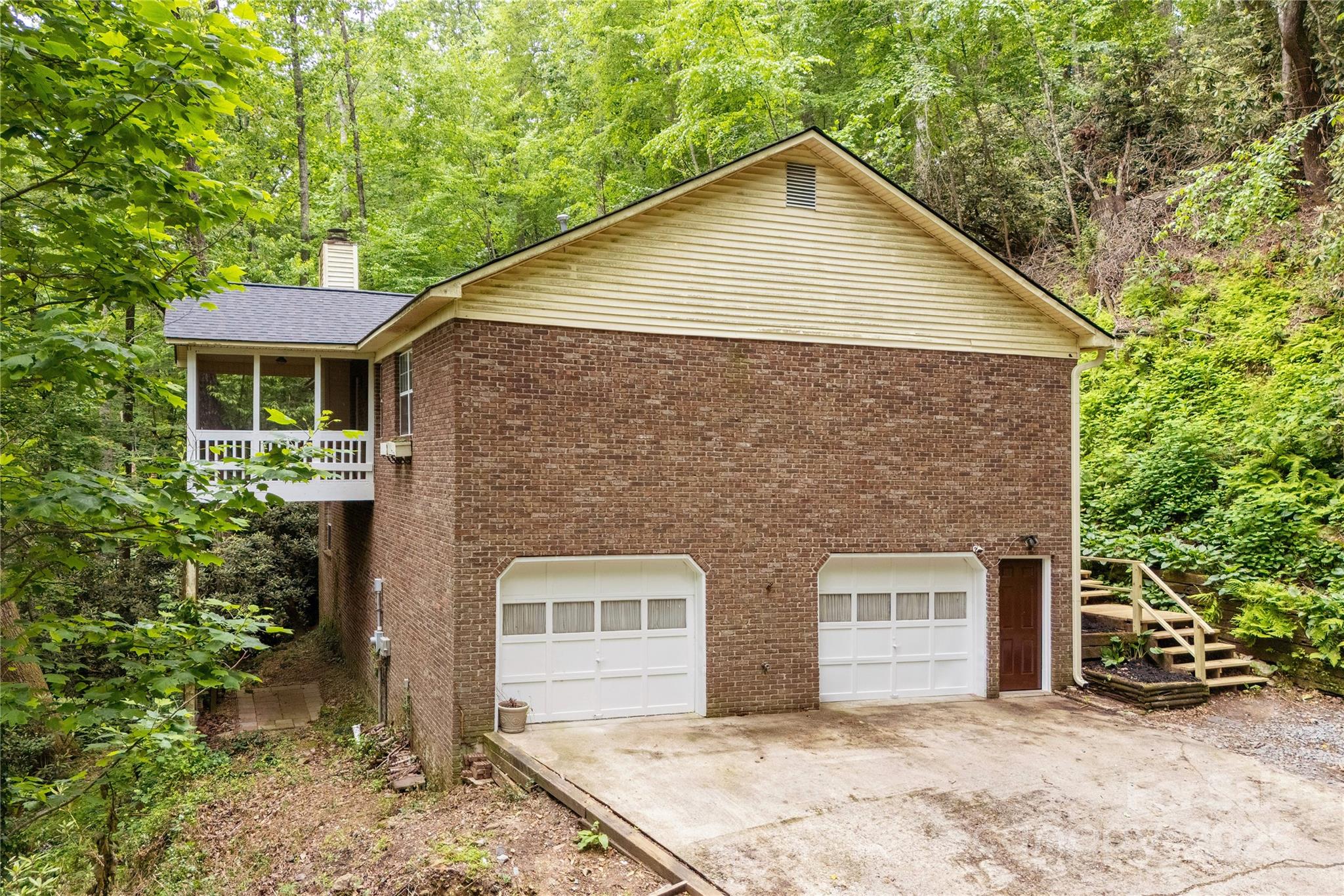 608 Surrey Glen Circle, Hendersonville, NC 28739