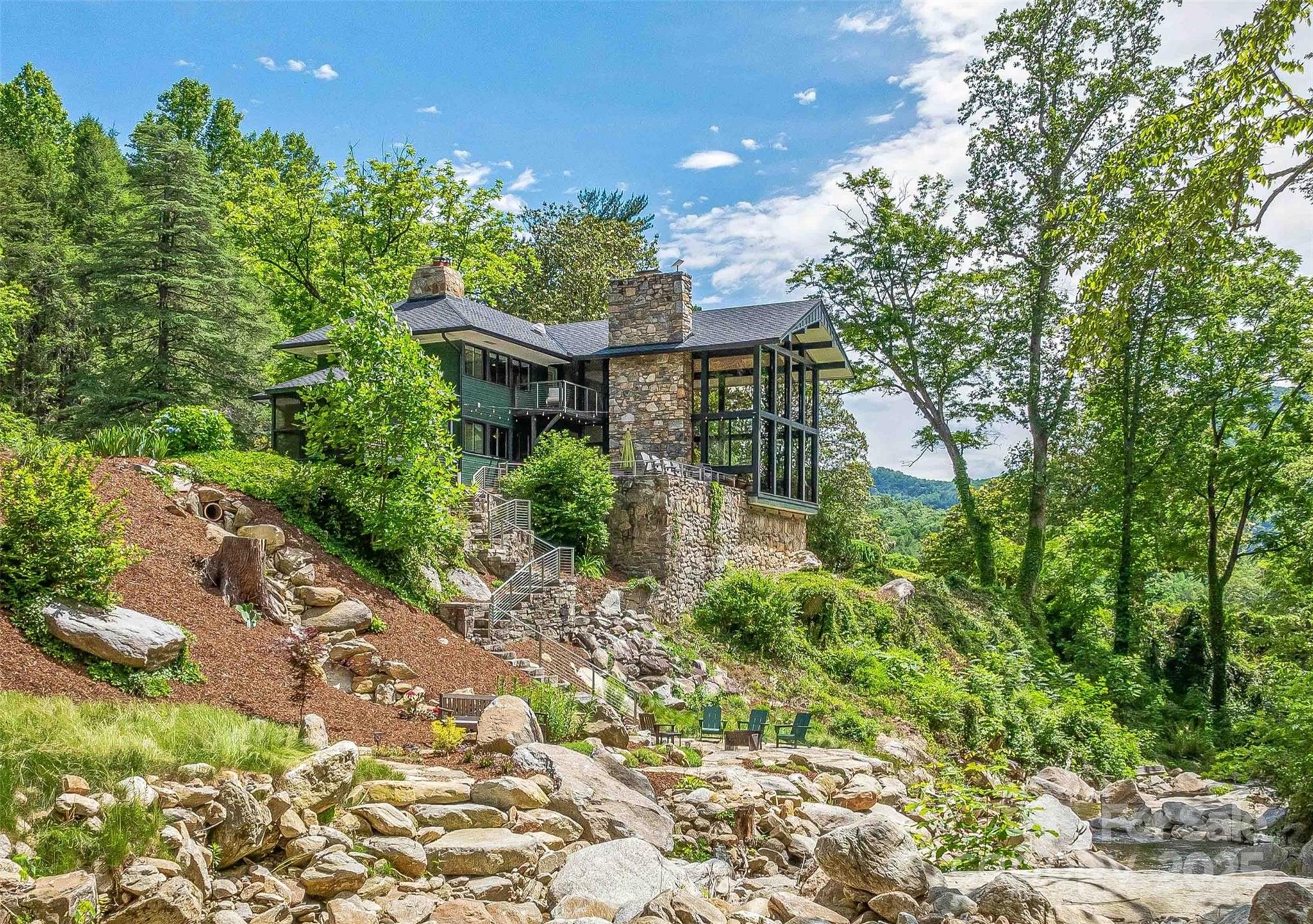400 Kings Drive, Lake Lure, NC 28746