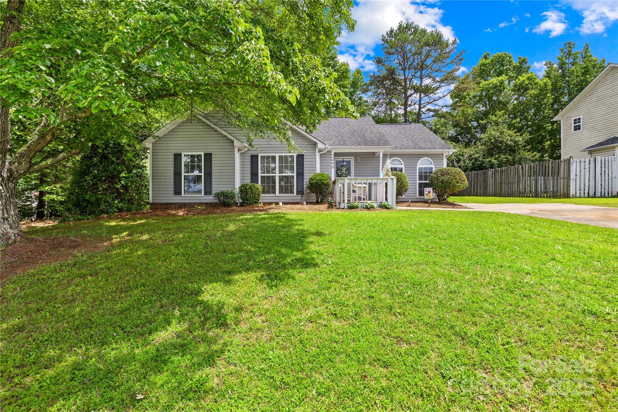 2490 Hawk Ridge Drive, Gastonia, NC 28056