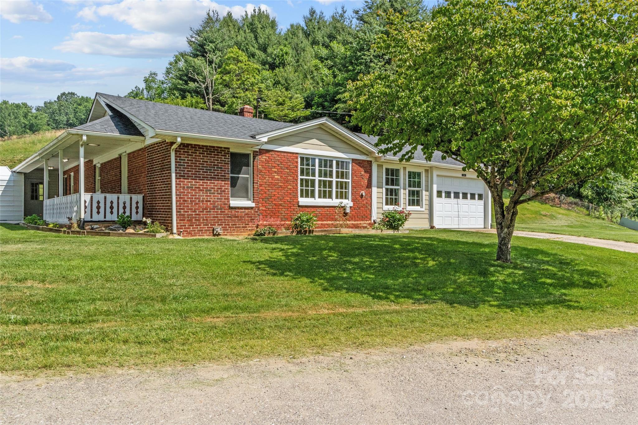 244 Carl Fox Road, Burnsville, NC 28714