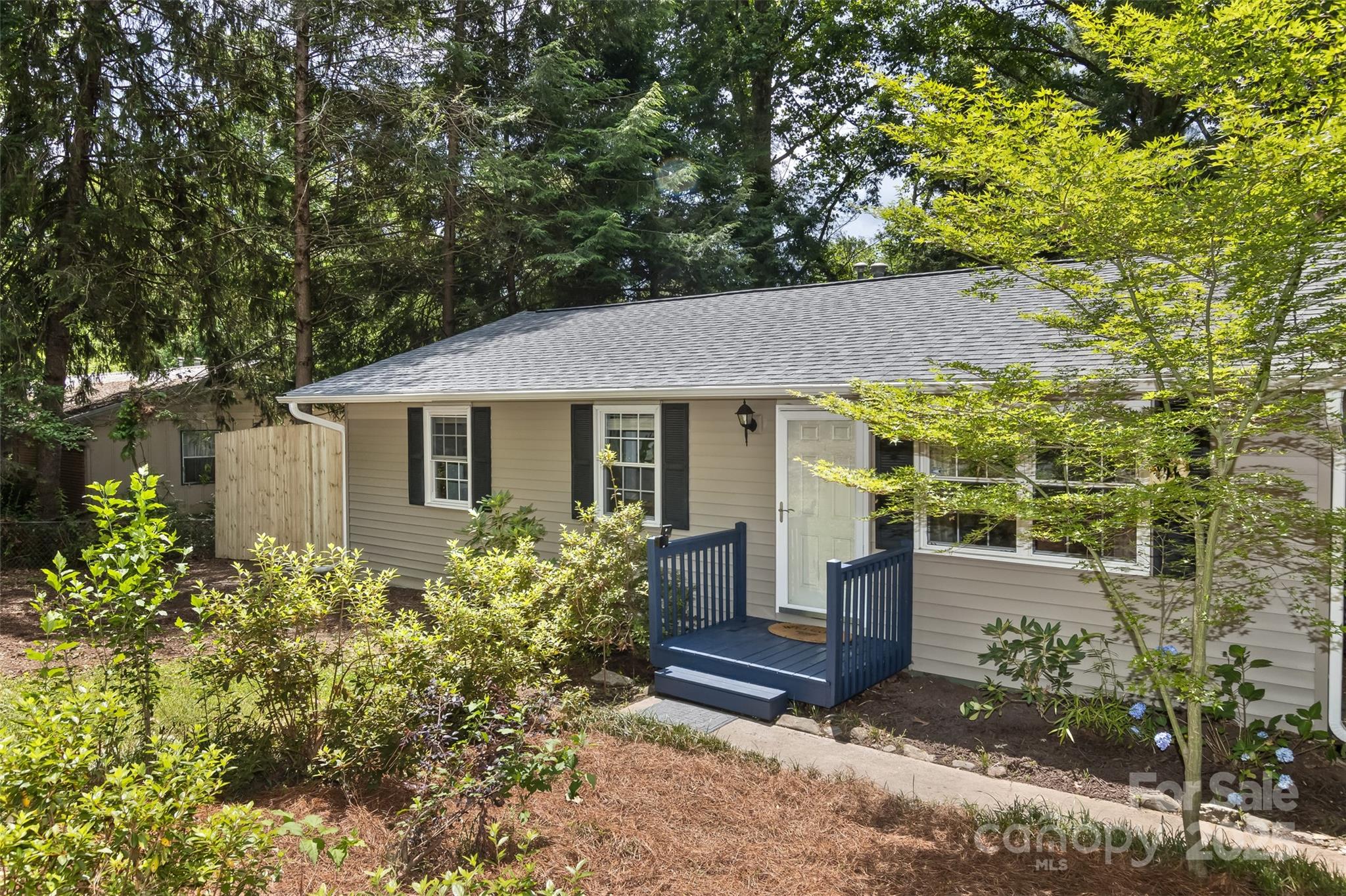 24 Evelake Drive, Asheville, NC 28806