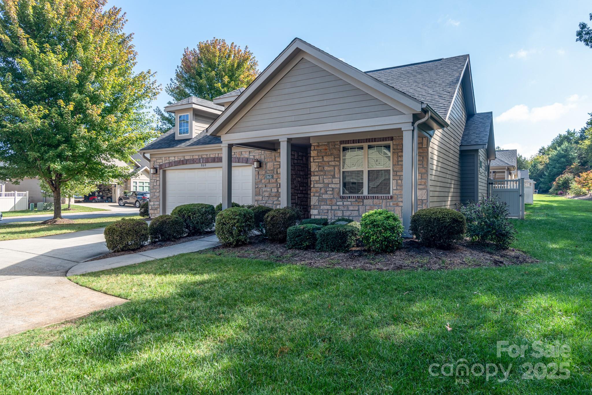 860 Wynnshire Drive, Hickory, NC 28601
