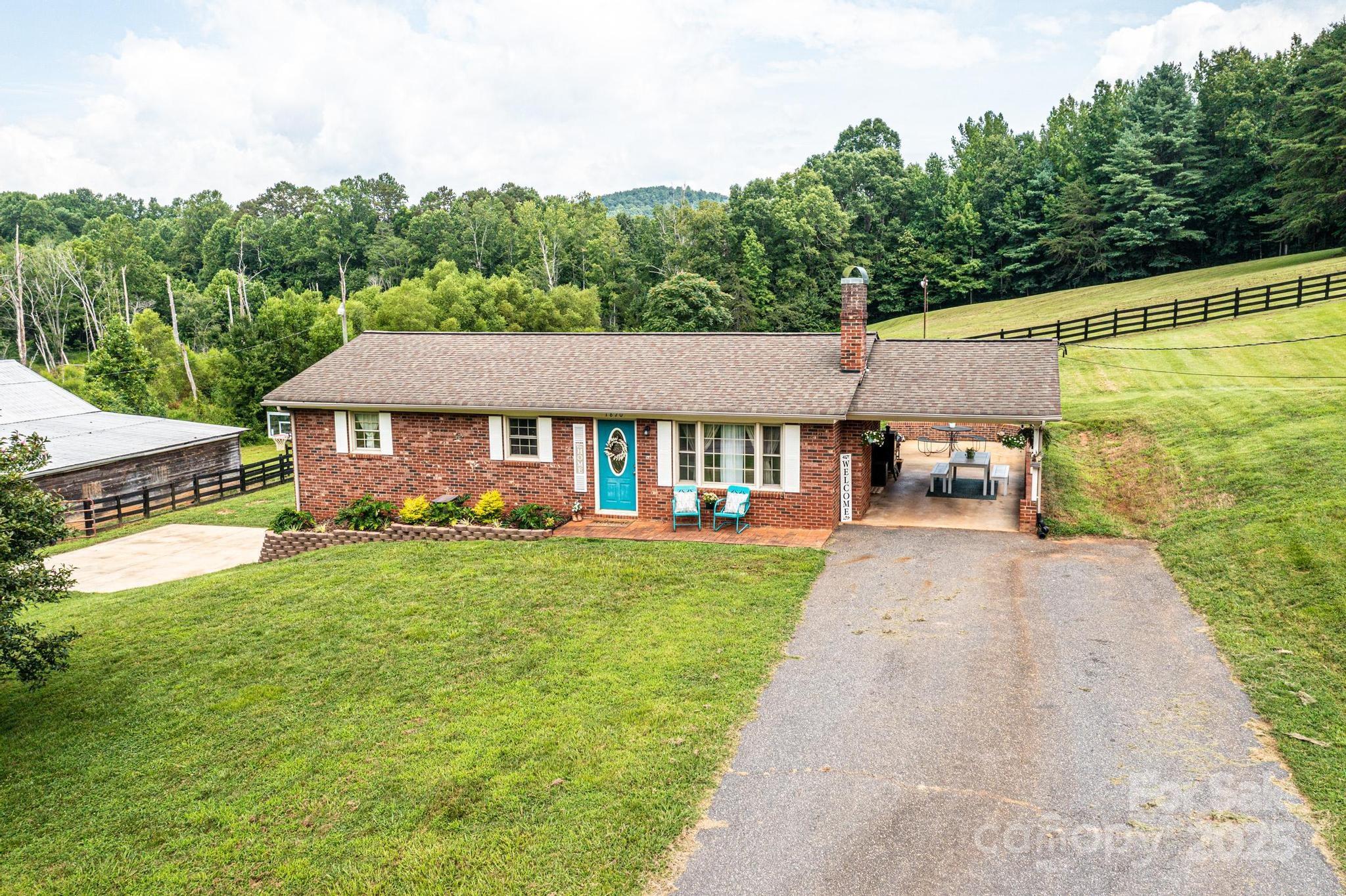 1870 Guildwood Place, Hudson, NC 28638