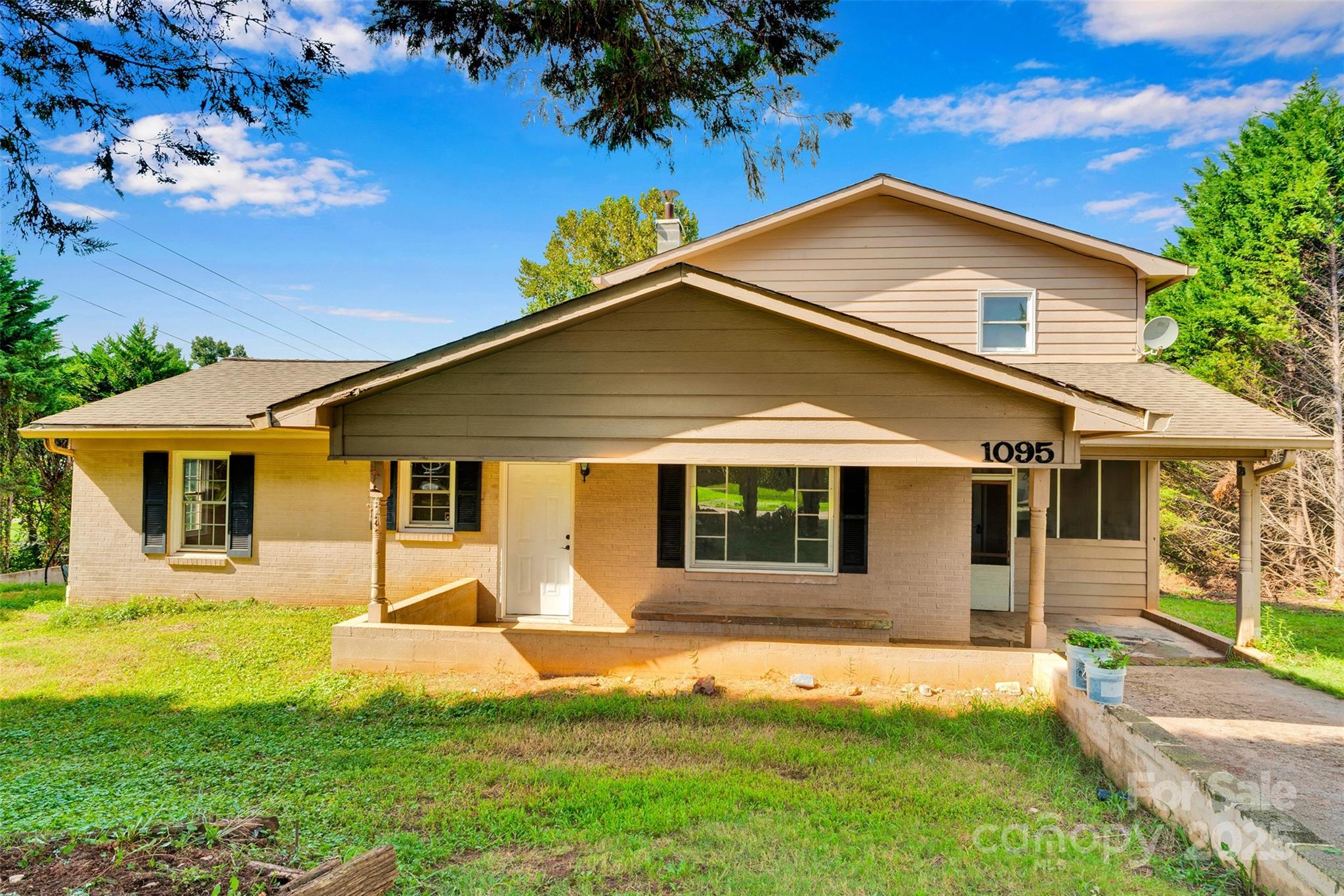 1095 Elm Circle, Granite Falls, NC 28630