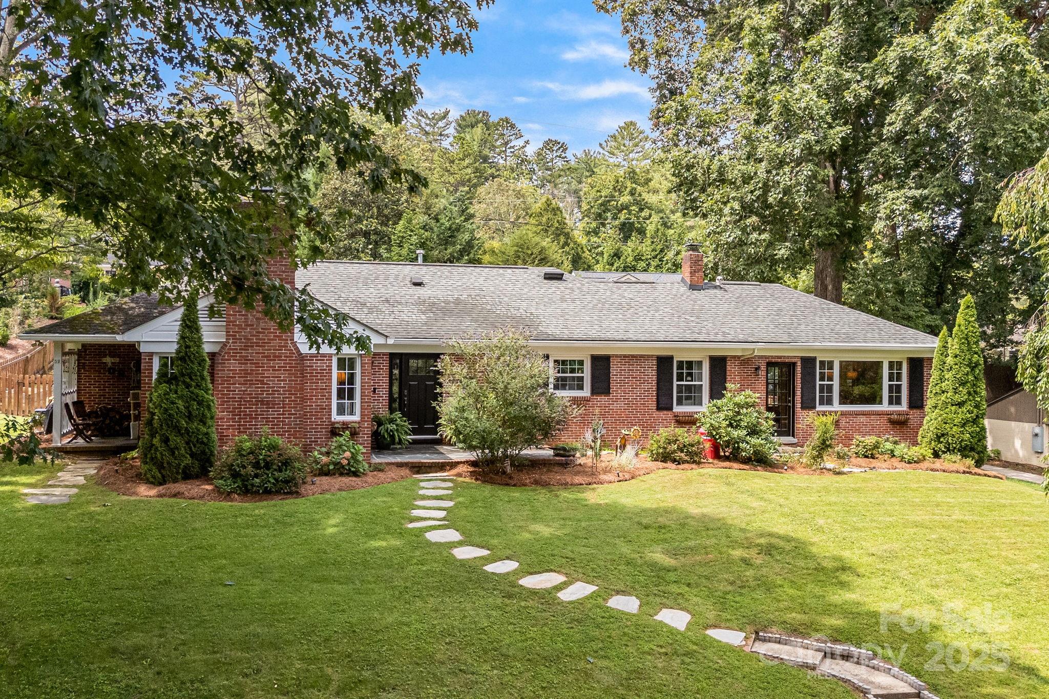 52 Shorewood Drive, Asheville, NC 28804