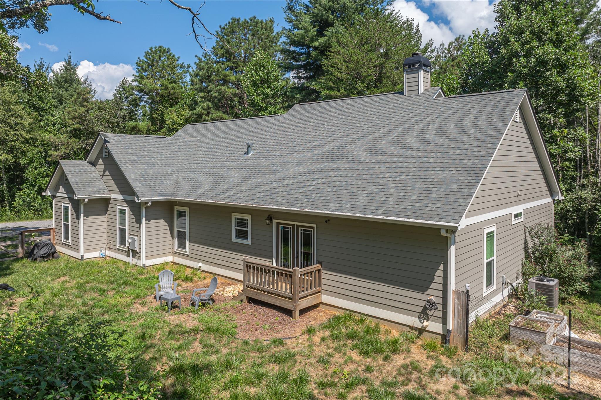 5496 White Oak Road, Waynesville, NC 28785