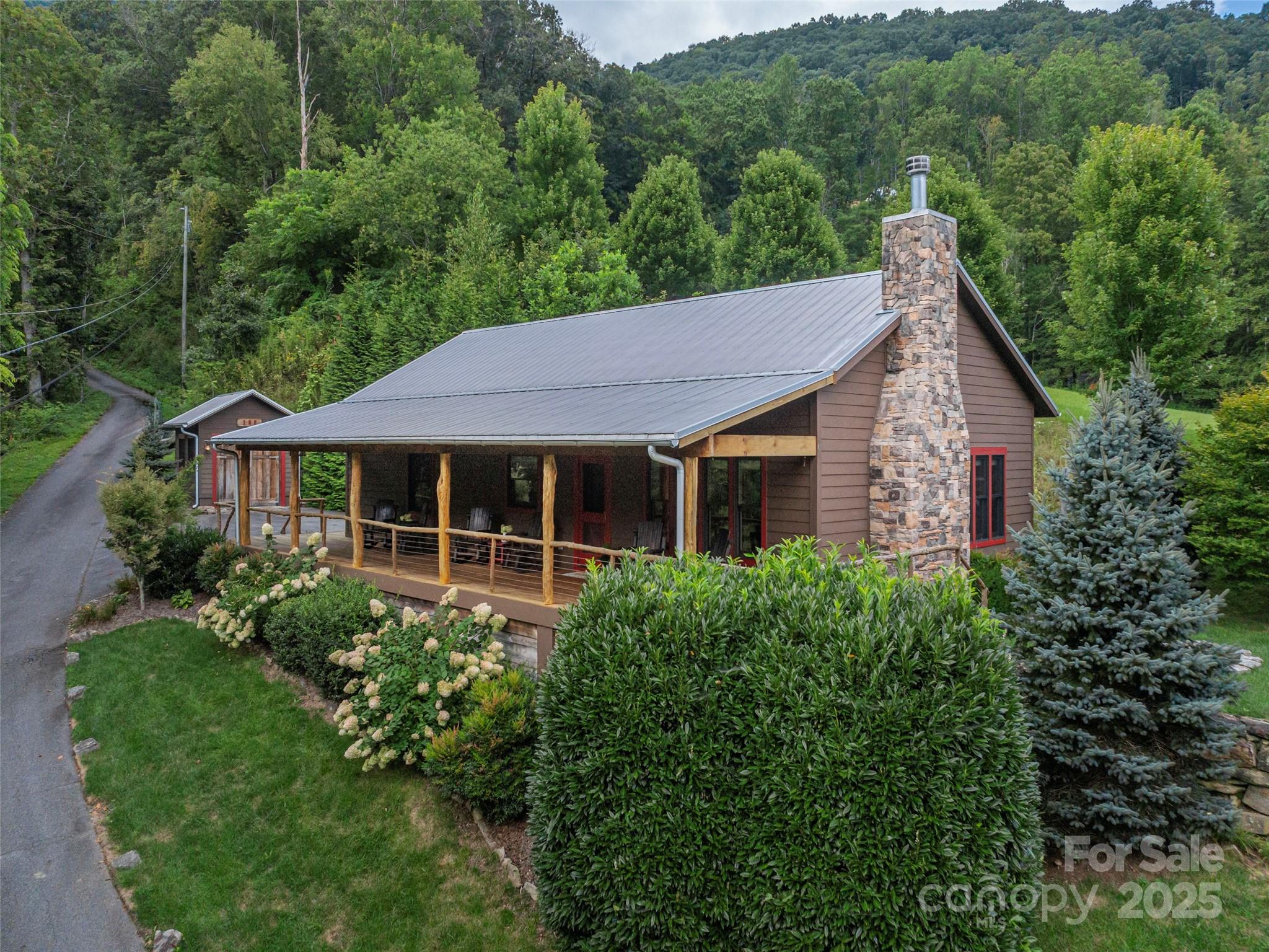 180 Raven Rock Drive, Waynesville, NC 28786