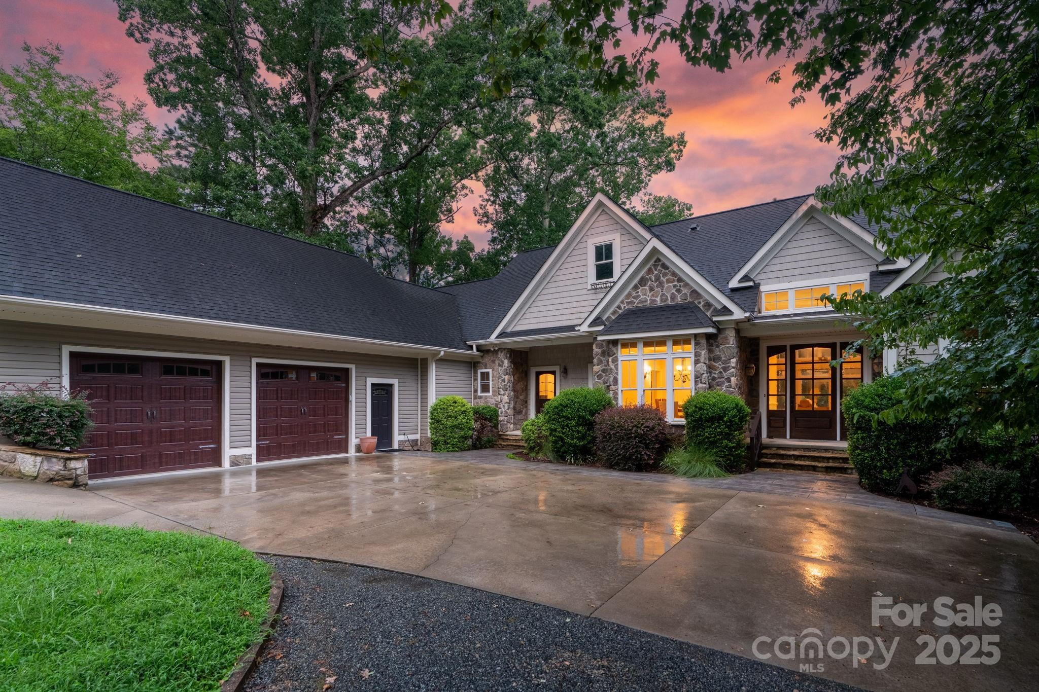 8623 Island Point Road, Charlotte, NC 28278