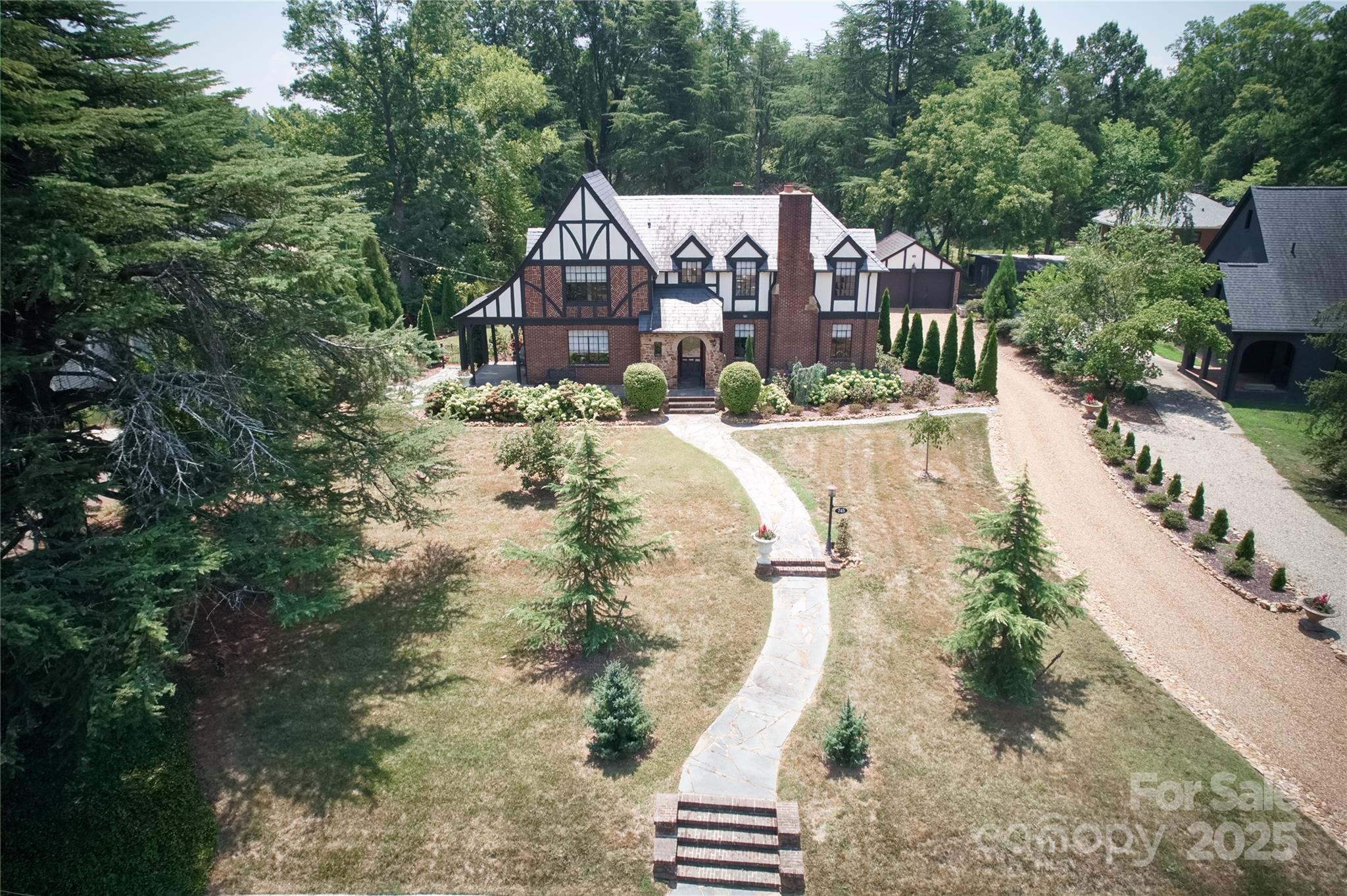 745 Main Street, Mooresville, NC 28115