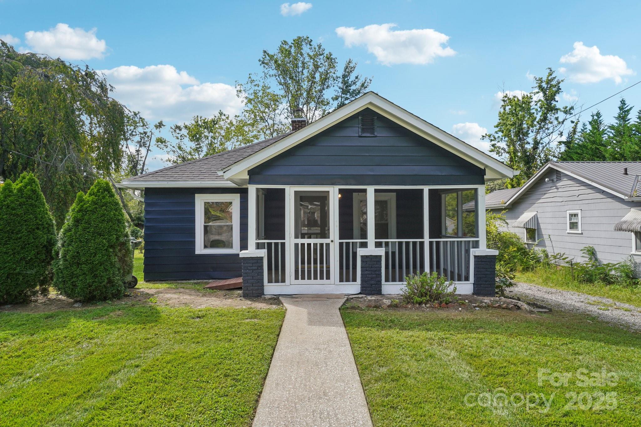 616 Ray Avenue, Hendersonville, NC 28792