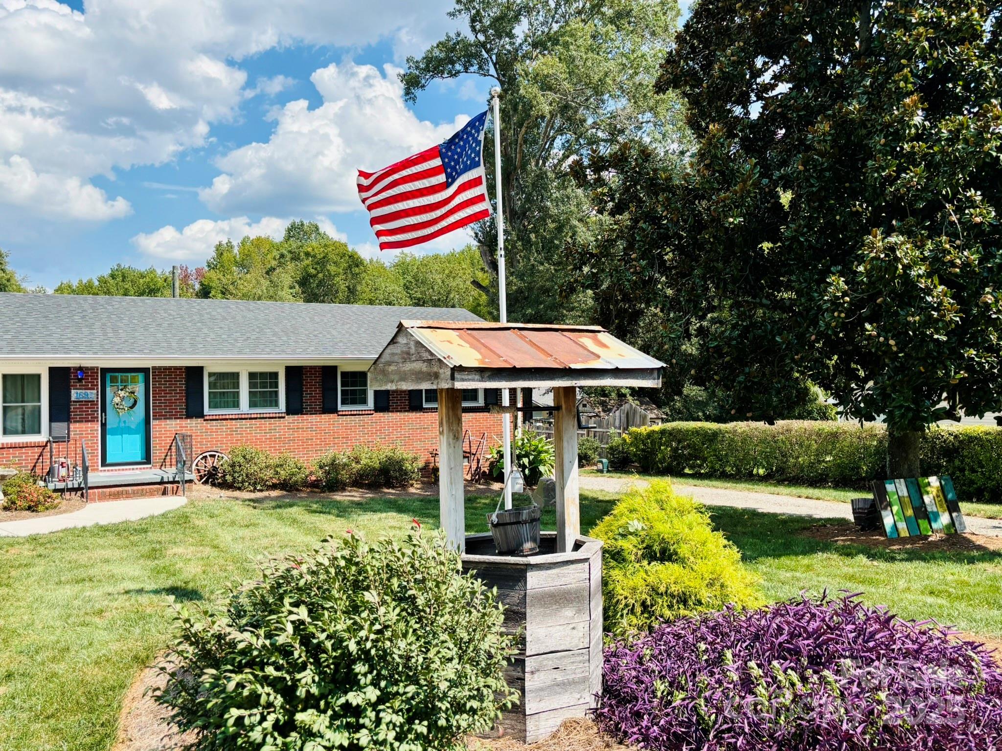 1693 Azalea Avenue, Kannapolis, NC 28081